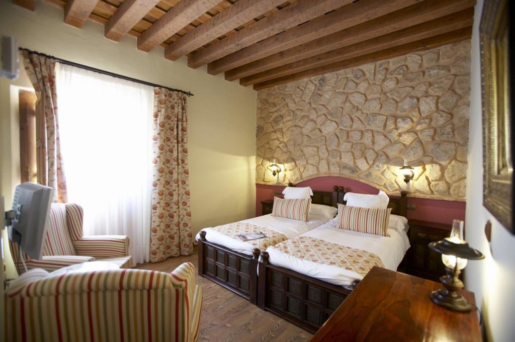 Ibersol La Casona De Andrea Hotel Tiedra Екстериор снимка