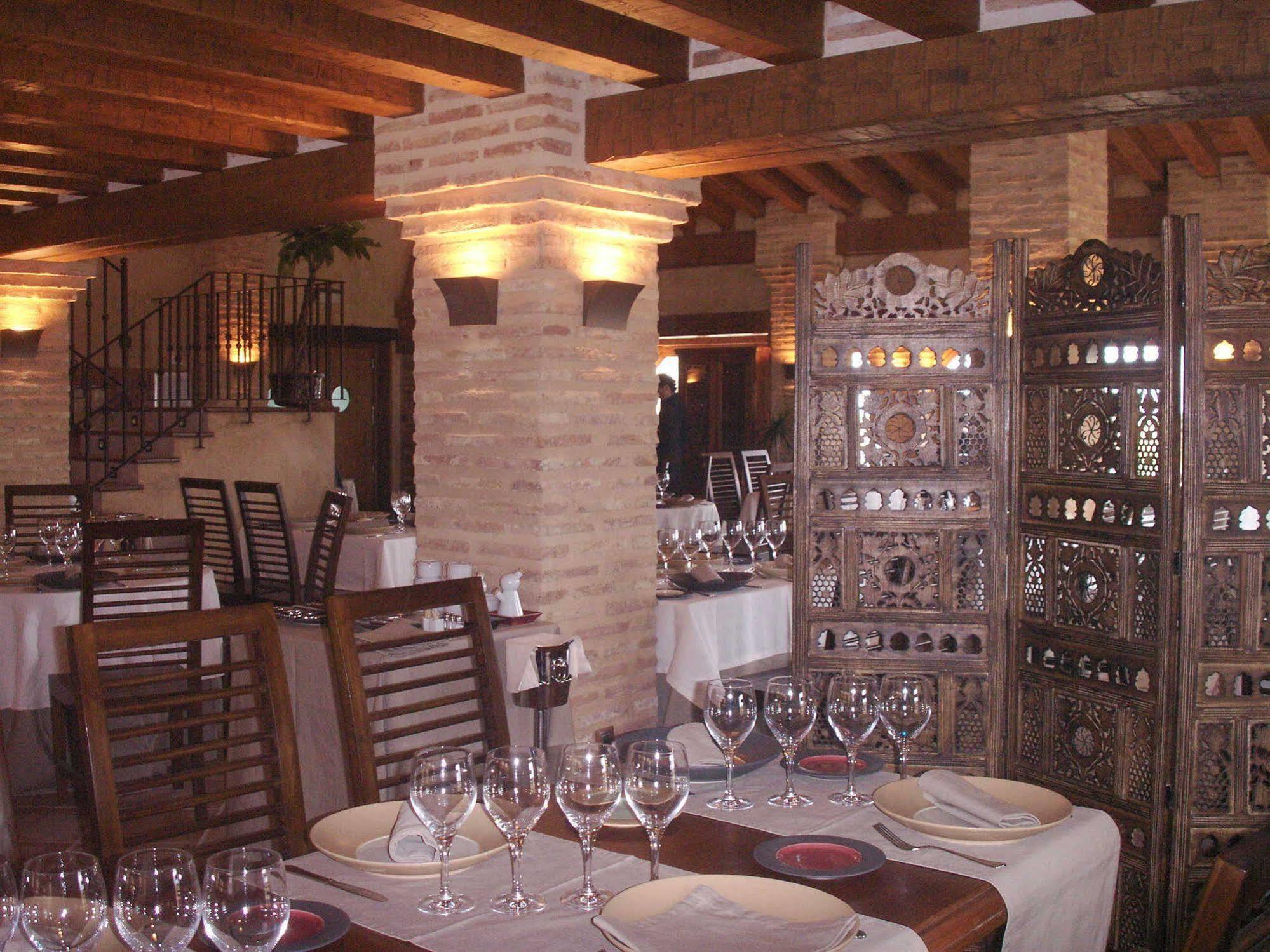 Ibersol La Casona De Andrea Hotel Tiedra Ресторант снимка