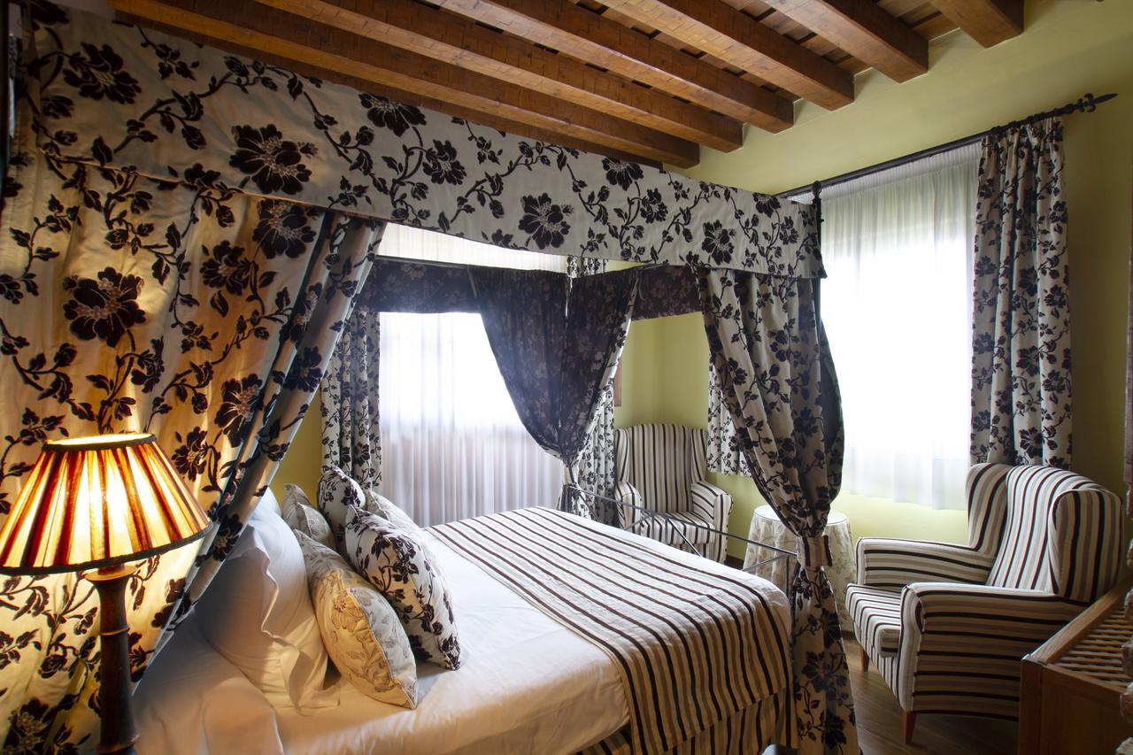 Ibersol La Casona De Andrea Hotel Tiedra Екстериор снимка
