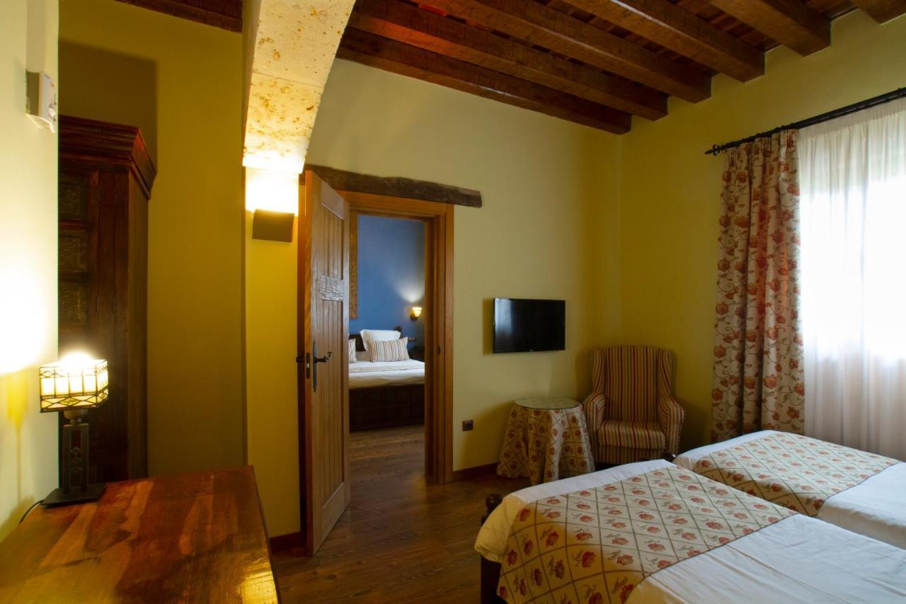 Ibersol La Casona De Andrea Hotel Tiedra Екстериор снимка