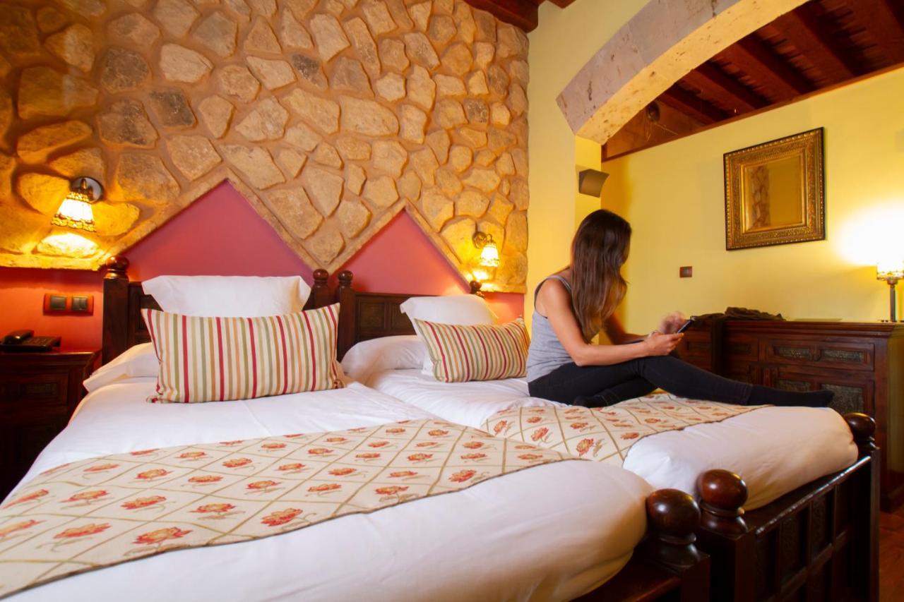 Ibersol La Casona De Andrea Hotel Tiedra Екстериор снимка